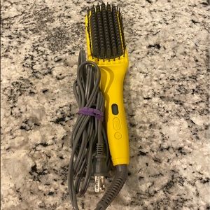 Dry Bar straightening brush